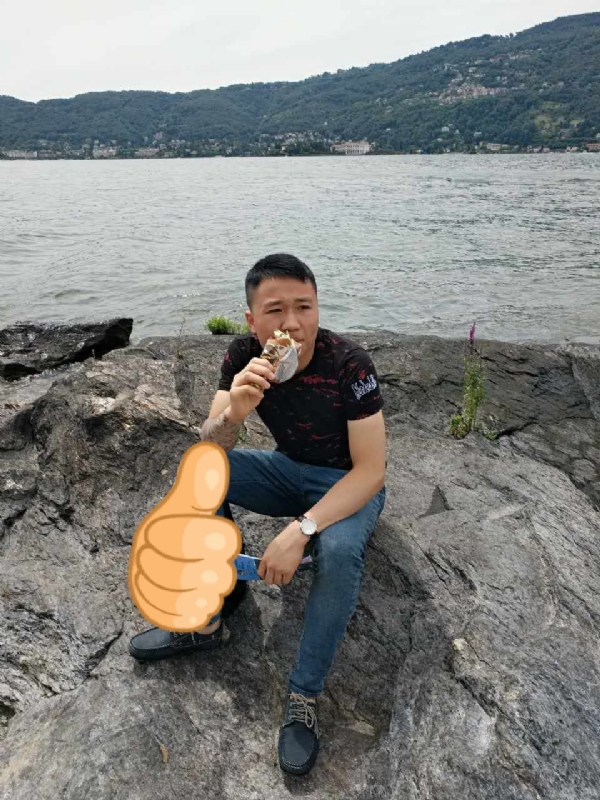绚烂背后的平淡的第一张照片--三明相亲网